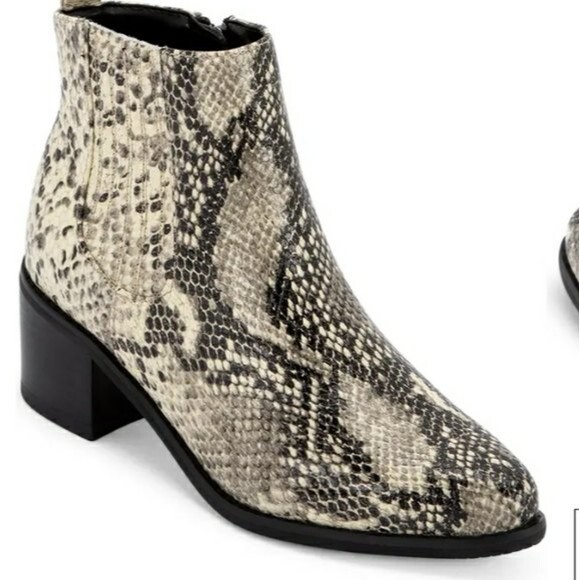 Blondo Elvina Snake Print Block Heeled Ankle Bootie Waterproof 6M - Picture 1 of 12